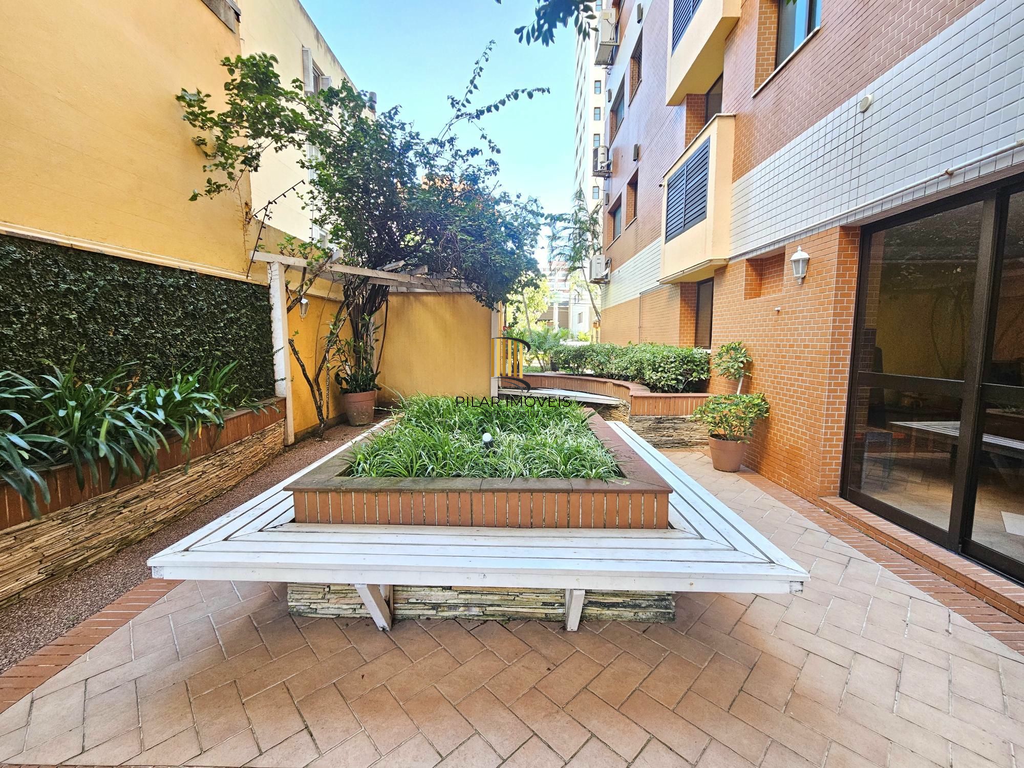 Apartamento 3 dormitórios no bairro Menino Deus