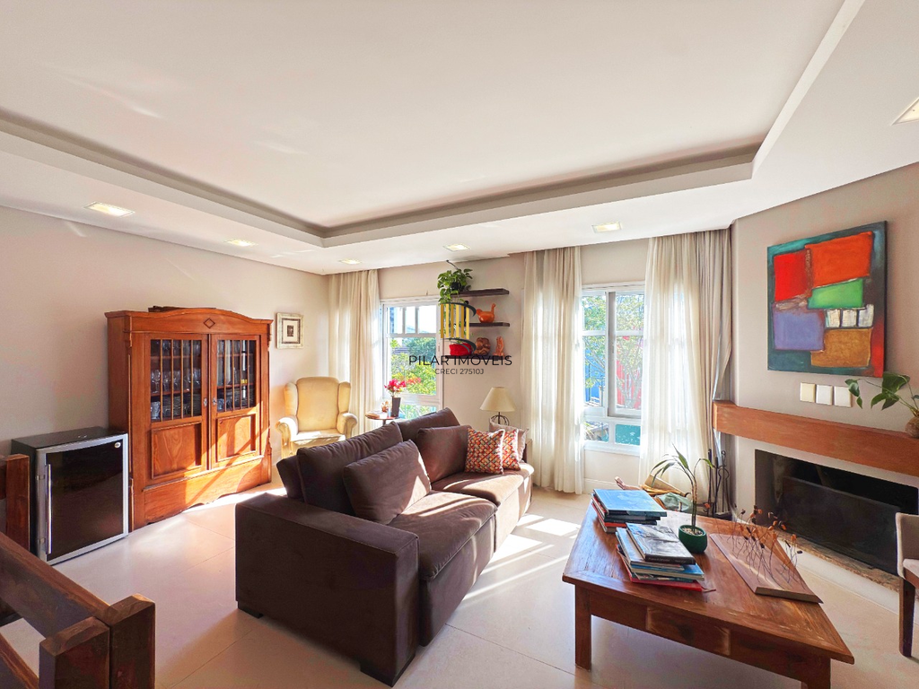 Casa de Condomínio 3 dormitórios no bairro Jardim Carvalho