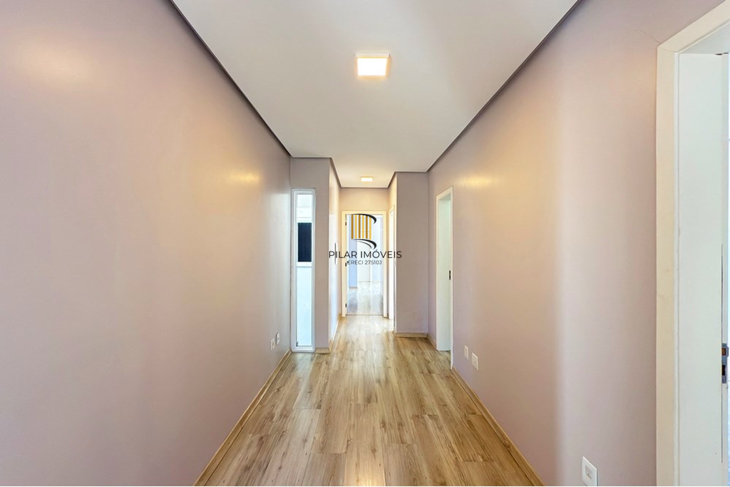 Casa 3 dormitórios no bairro Hípica