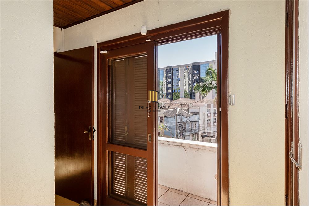 Casa 4 dormitórios no bairro Moinhos de Vento