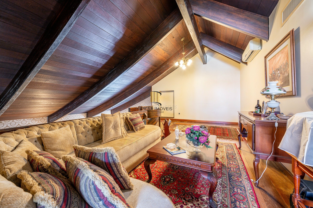 Casa de Condomínio 3 dormitórios no bairro Cavalhada