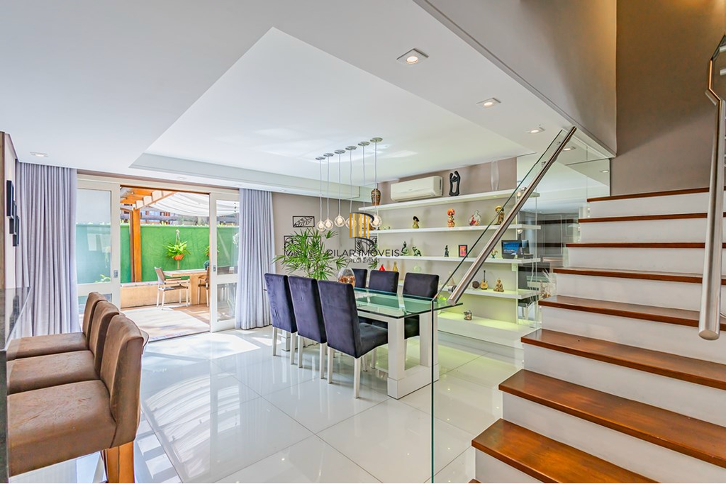 Casa de Condomínio 3 dormitórios no bairro Lomba do Pinheiro