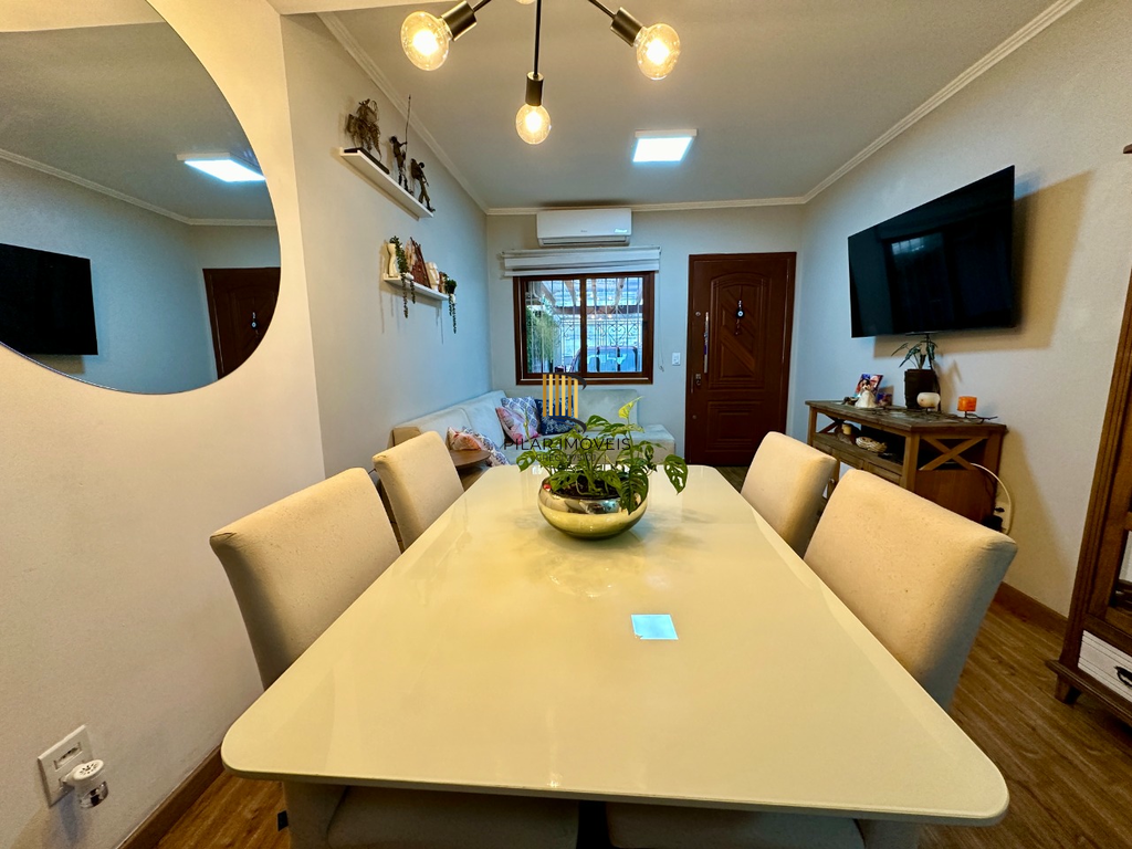 Casa 2 dormitórios no bairro Hípica