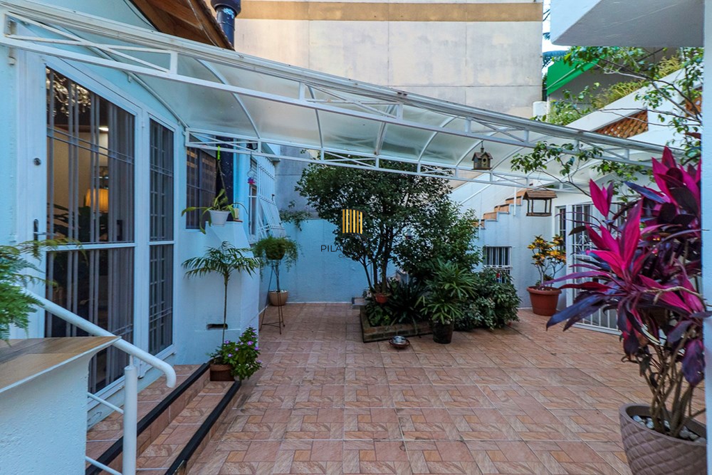 Casa 4 dormitórios no bairro Passo da Areia