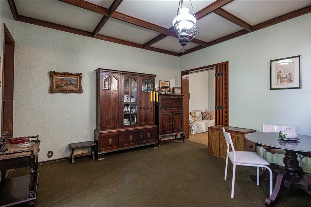 Casa 5 dormitórios no bairro Petrópolis