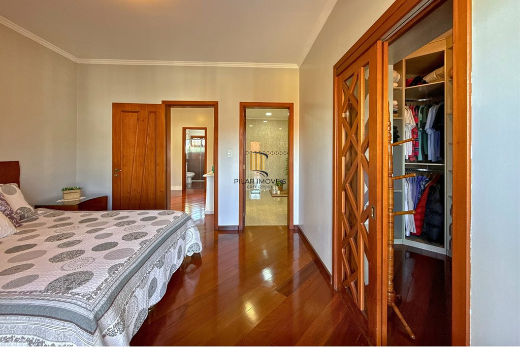 Casa 4 dormitórios no bairro São José