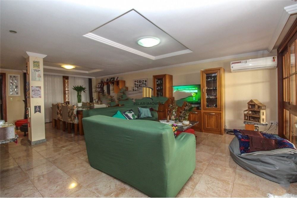 Casa 3 dormitórios no bairro Medianeira