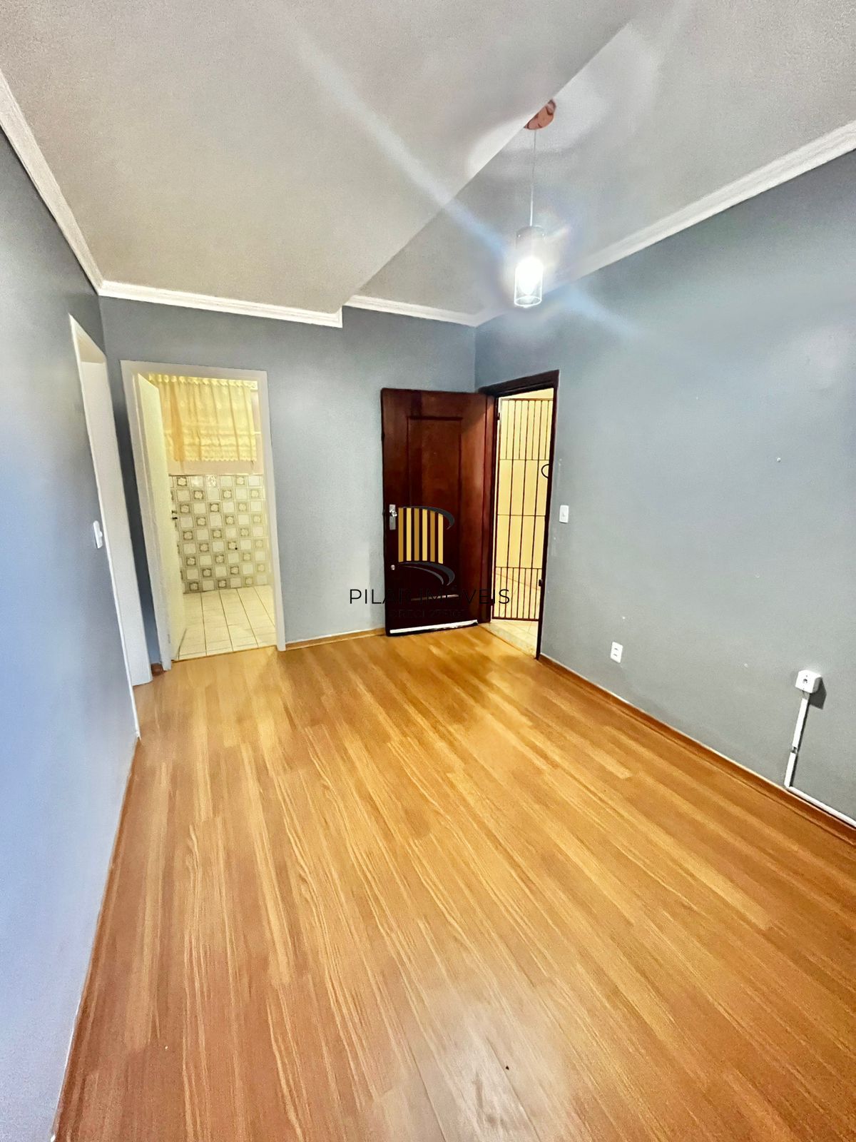 Apto térreo, 01 dorm, água quente, área fechada, 50 m², 200 m do Shopping Wallig