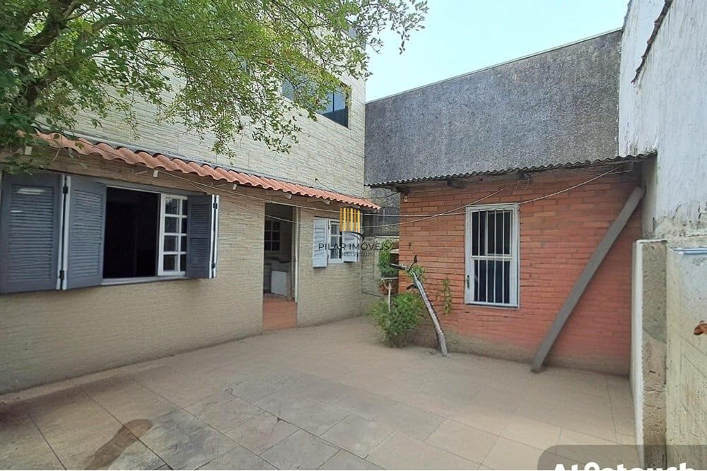 Casa 3 dormitórios no bairro Jardim Algarve