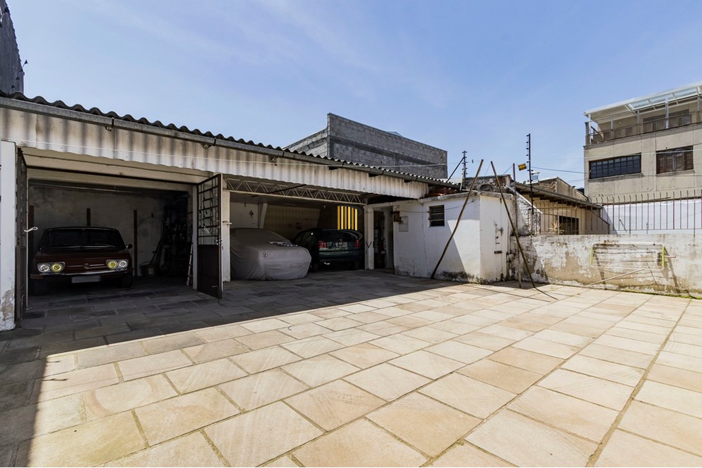 Casa 4 dormitórios no bairro Sarandi