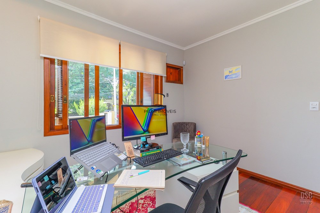 Casa 4 dormitórios no bairro Ipanema