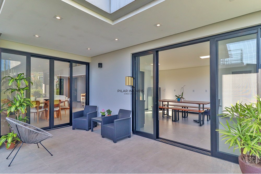 Casa de Condomínio 5 dormitórios no bairro Vila Nova