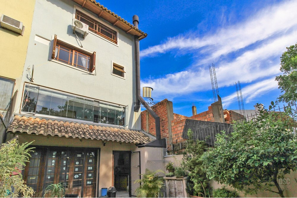 Casa 3 dormitórios no bairro Ipanema