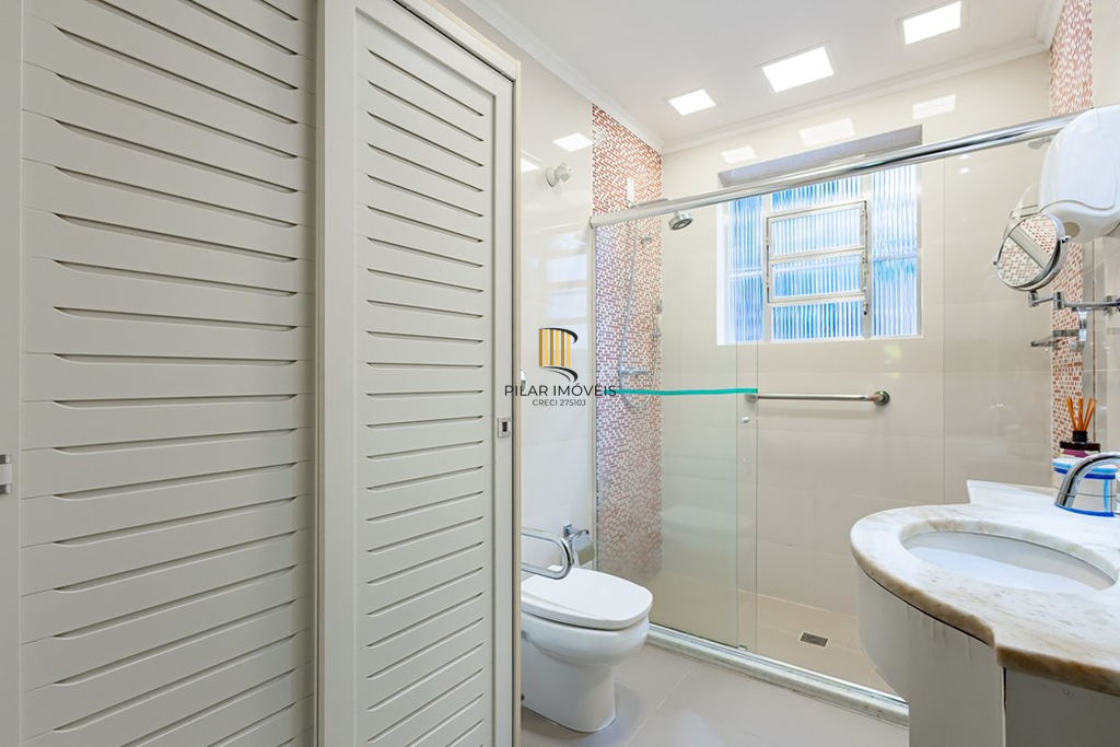 Casa 5 dormitórios no bairro Petrópolis