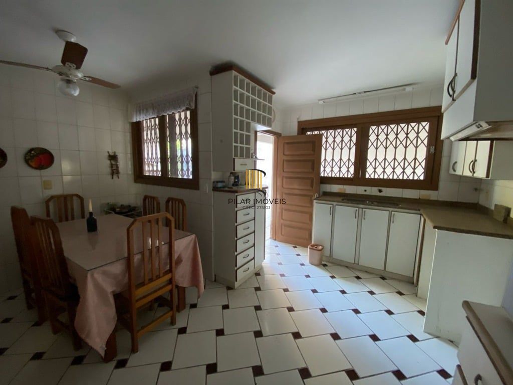 Casa 4 dormitórios no bairro Tristeza