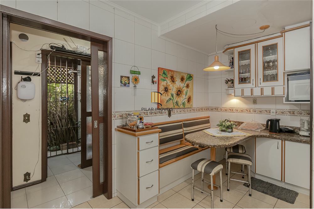 Casa 4 dormitórios no bairro Moinhos de Vento