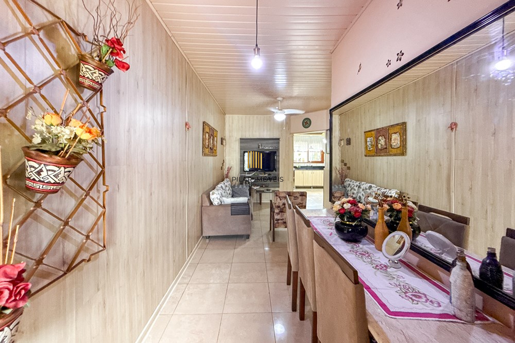 Casa 3 dormitórios no bairro Igara