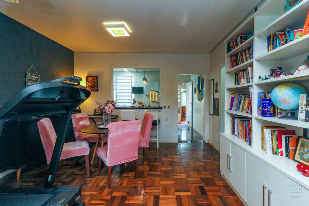 Casa 4 dormitórios no bairro Santo Antônio