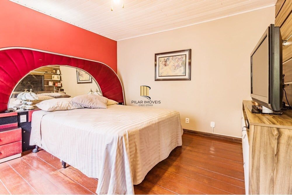 Casa 4 dormitórios no bairro Partenon