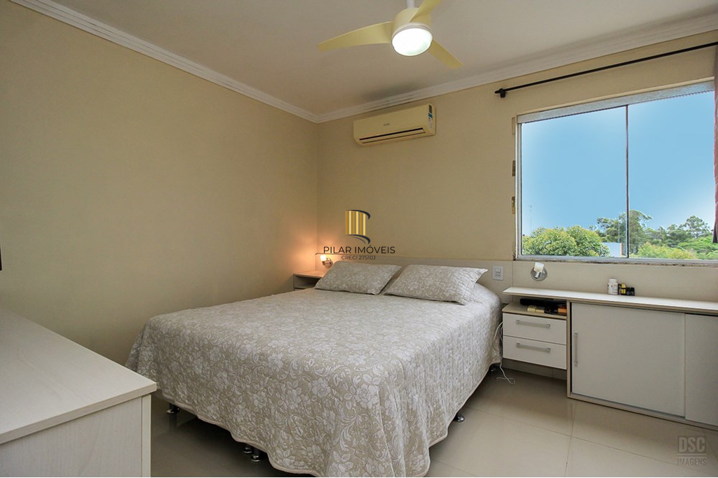 Casa 3 dormitórios no bairro Guarujá