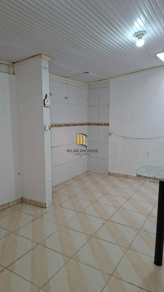 Casa 2 dormitórios no bairro Costa e Silva