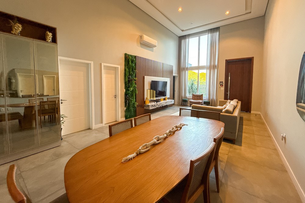 Casa 3 dormitórios no bairro Igara