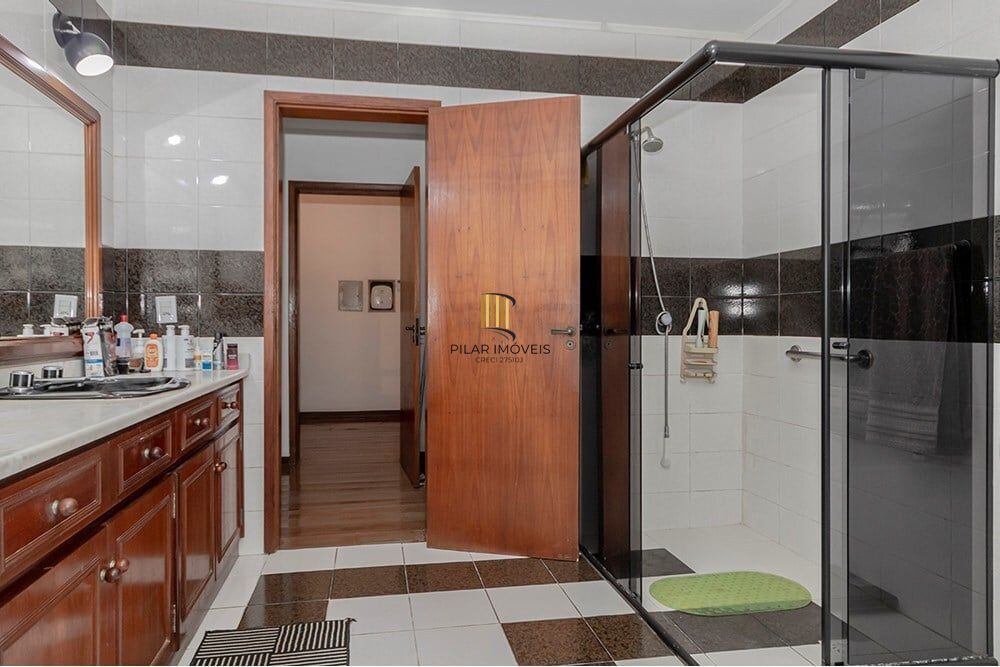 Casa 4 dormitórios no bairro Jardim Itu