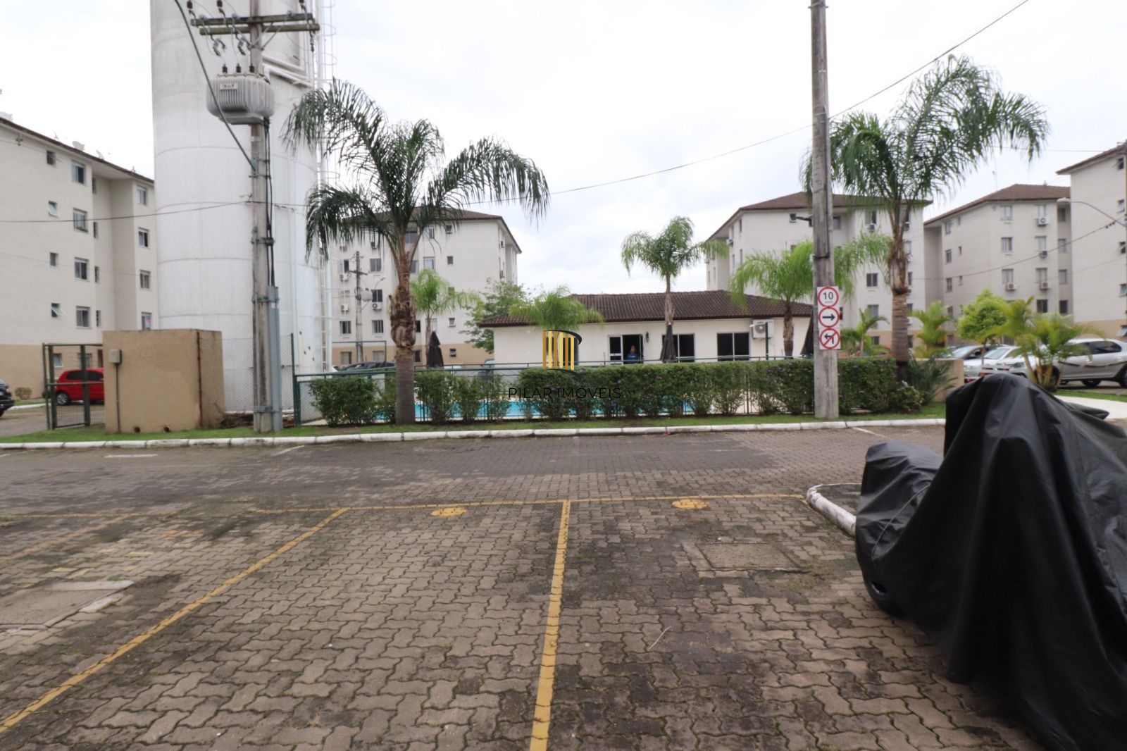 Vende ótimo apto de 02 dormitórios, 01 vaga, sol da manhã, Bairro Sarandi