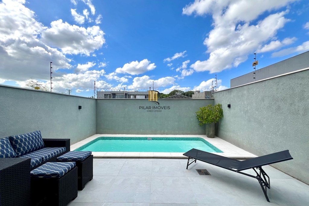 Casa 3 dormitórios no bairro Igara