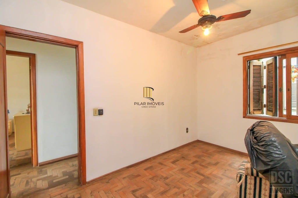Casa 3 dormitórios no bairro Glória
