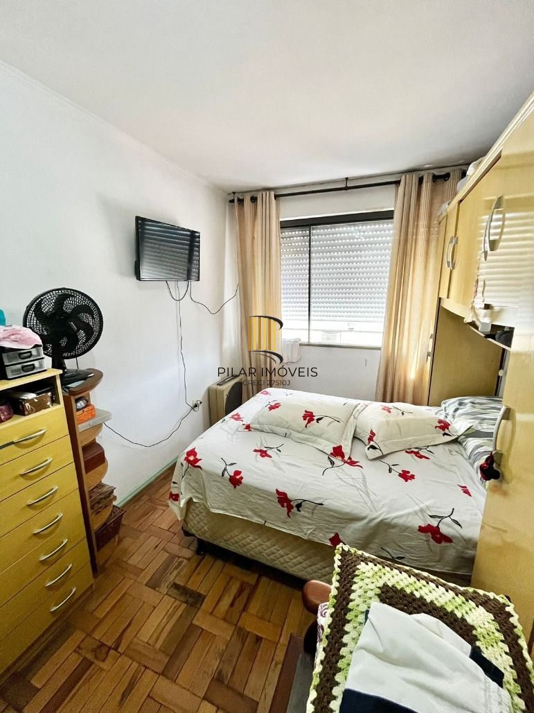 Vende ótimo apto de 02 dormitórios
