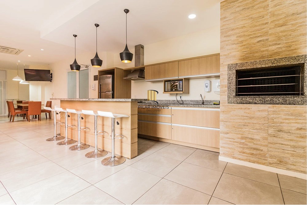 Apartamento 2 dormitórios no bairro Azenha