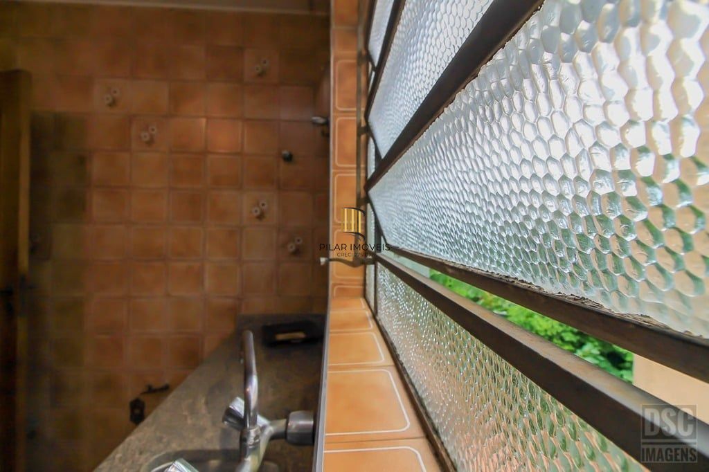 Casa 3 dormitórios no bairro Glória