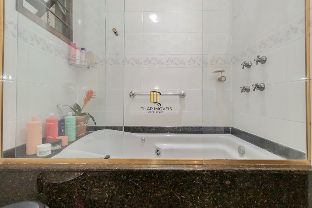 Casa 4 dormitórios no bairro Passo da Areia