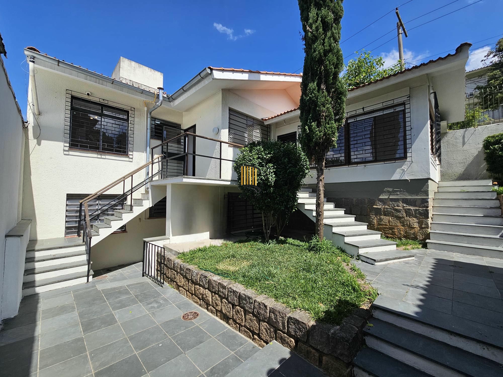 Casa 3 dormitórios no bairro Três Figueiras