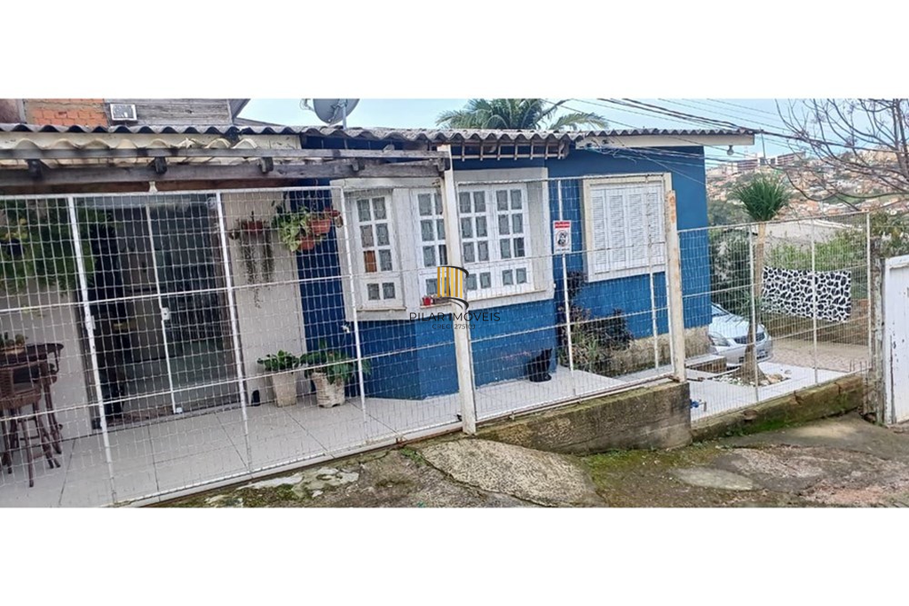 Casa 4 dormitórios no bairro Santa Tereza