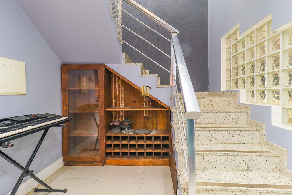 Casa 3 dormitórios no bairro Hípica