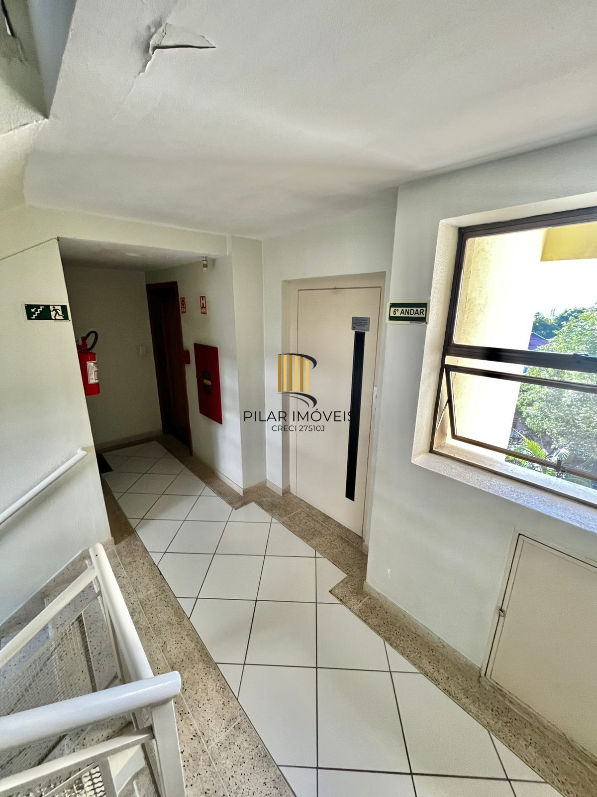 Apto 03 dorm com suíte, andar alto, vista, ótima posição solar, 1 vaga no Cristo