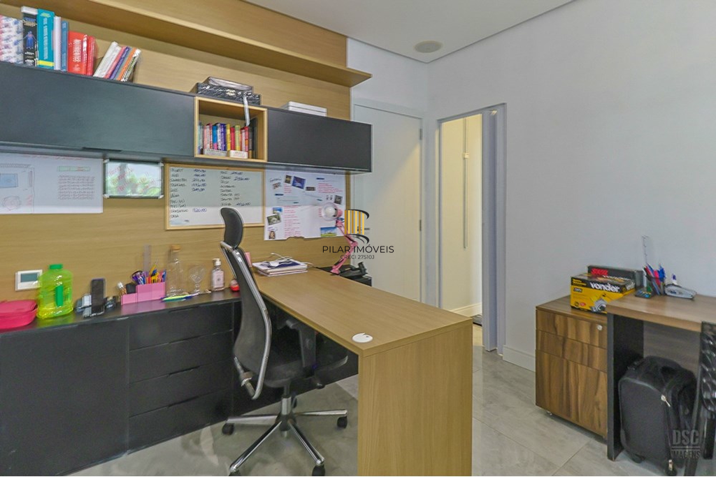 Casa 5 dormitórios no bairro Ipanema