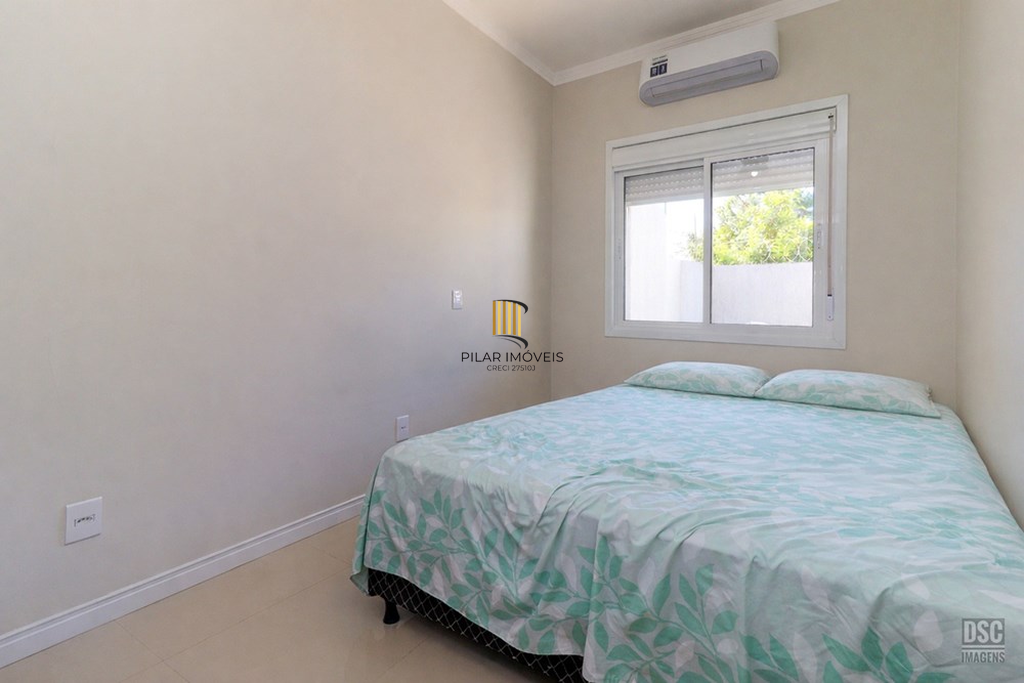 Casa 2 dormitórios no bairro Hípica