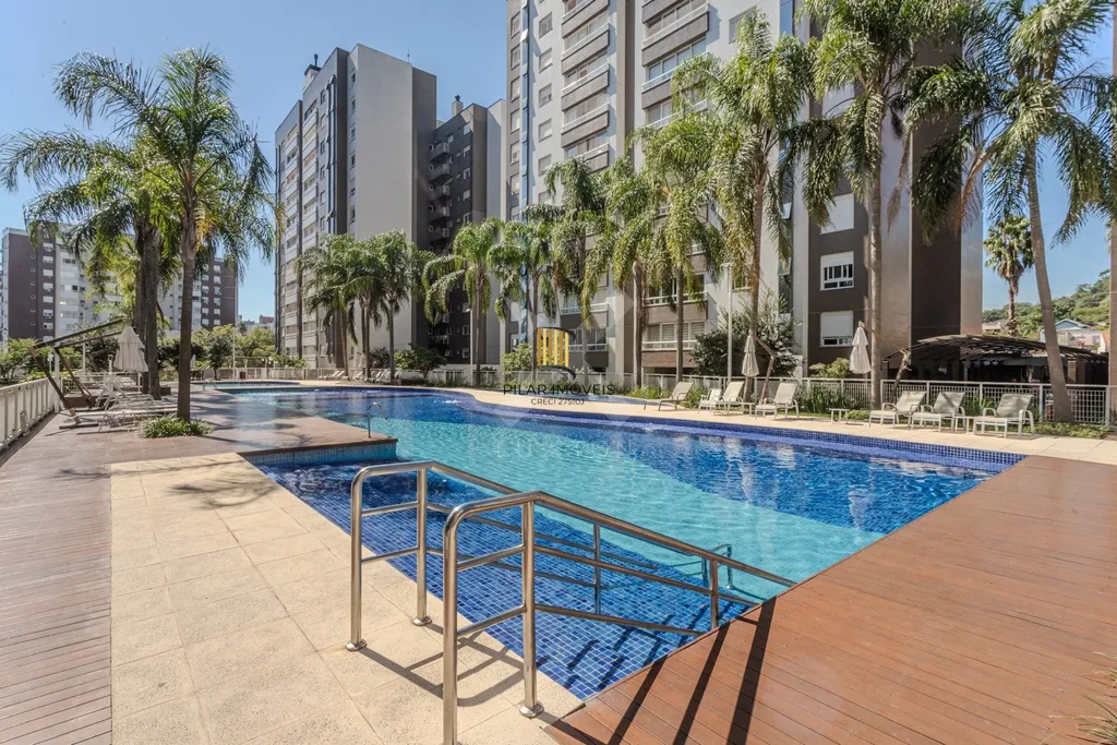 Apartamento 4 dormitórios no bairro Menino Deus