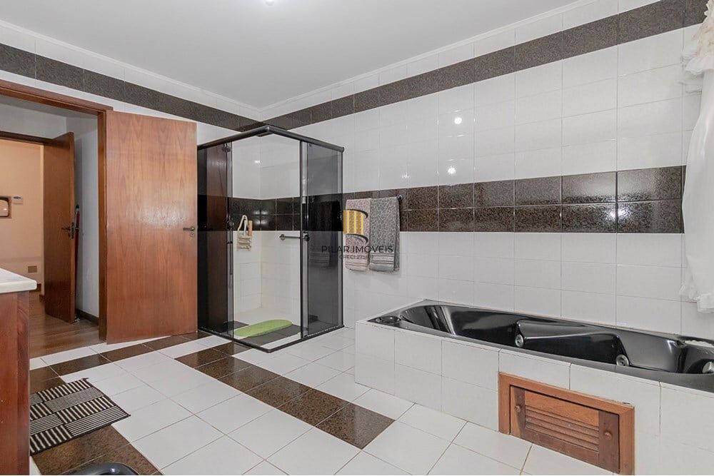Casa 4 dormitórios no bairro Jardim Itu