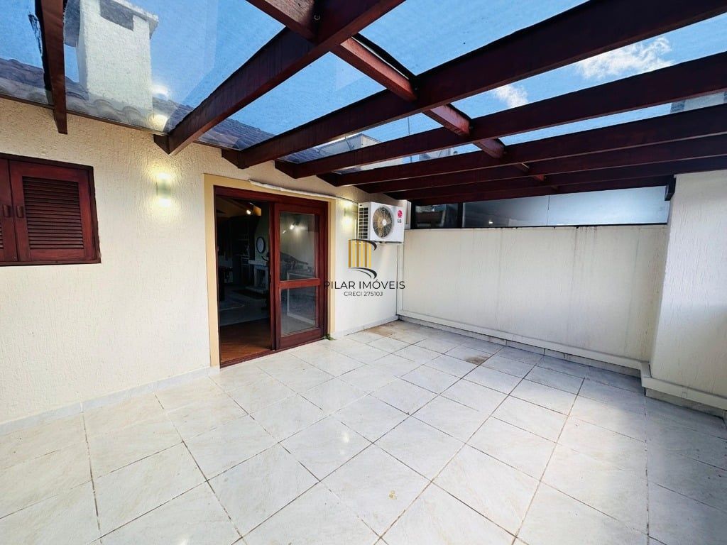 Casa 3 dormitórios no bairro Hípica