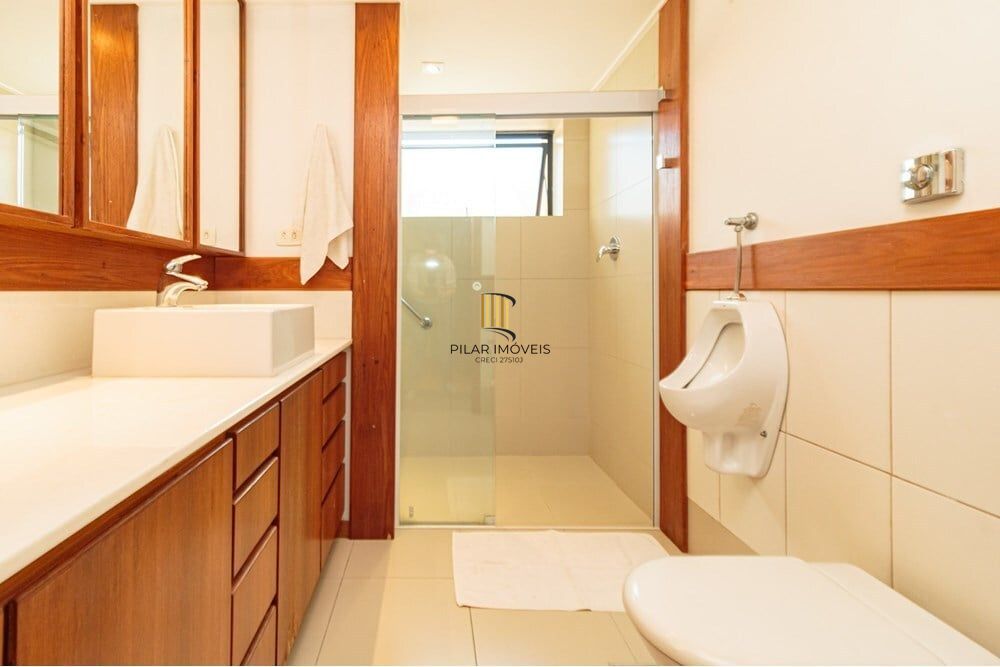 Apartamento 4 dormitórios no bairro Floresta