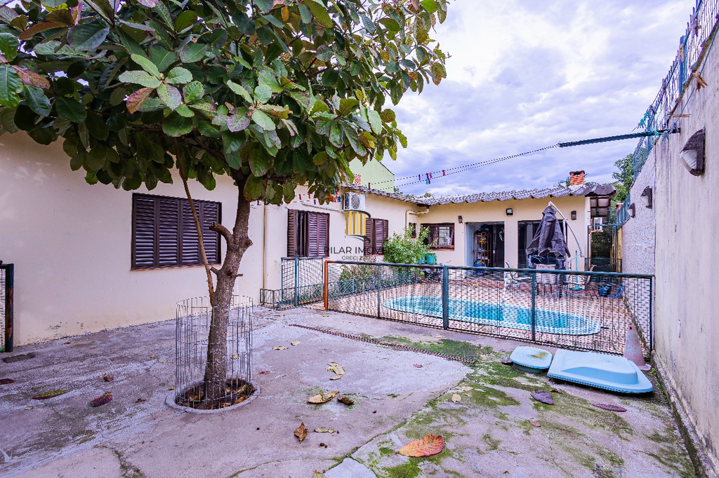 Casa 3 dormitórios no bairro Cristal