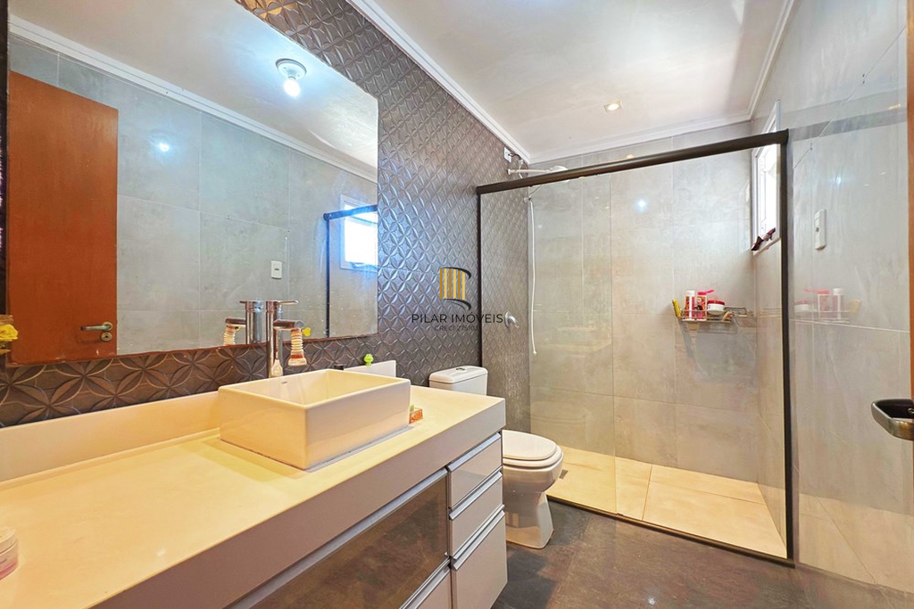 Casa 3 dormitórios no bairro Hípica