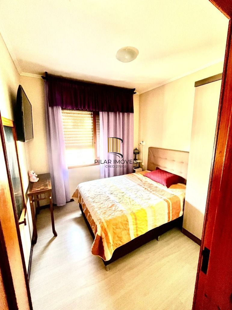 Apto no Passo da Areia de 03 dorm com suíte, sala com 02 ambientes e 01 vaga