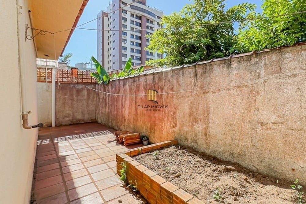 Casa 3 dormitórios no bairro Jardim Lindóia