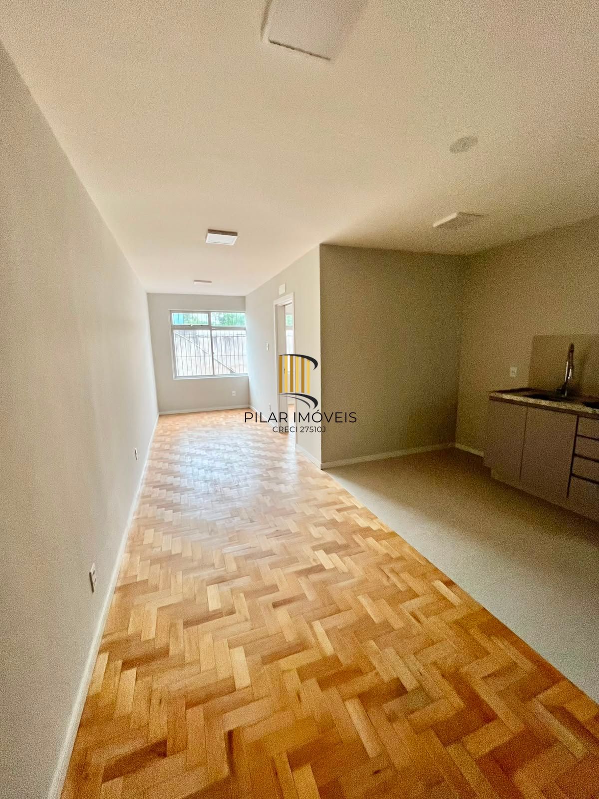Lindo apto de 01 dorm, com 40,5 m2, no Passo da Areia, próximo ao Shopping Wallig