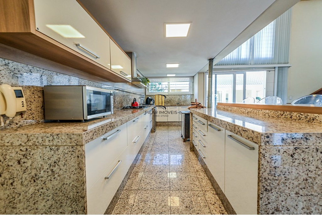 Casa 4 dormitórios no bairro Morro Santana